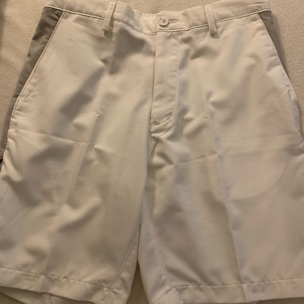 4 for 25% Off - Haggar Men’s White and Gray Golf Shorts 32 - Picture 4 of 4